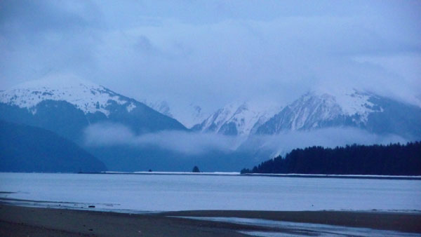 blue-foggy-mountain-scene1 (25k image)