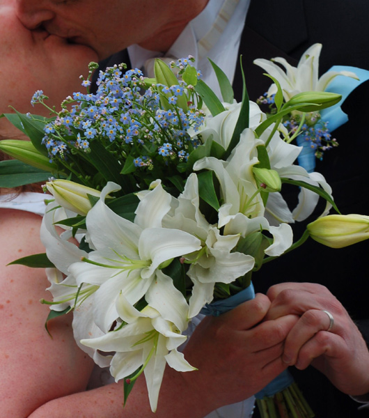 bouquet-with-forget-me-nots (139k image)