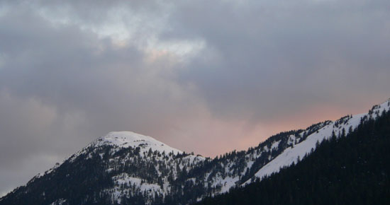 pink-alaska-mountain-sunset2 (35k image)