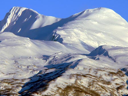 snowy-mountain-top-thumb (55k image)