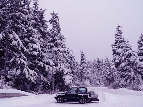 tracker-lib-parking-snow2 (92k image)